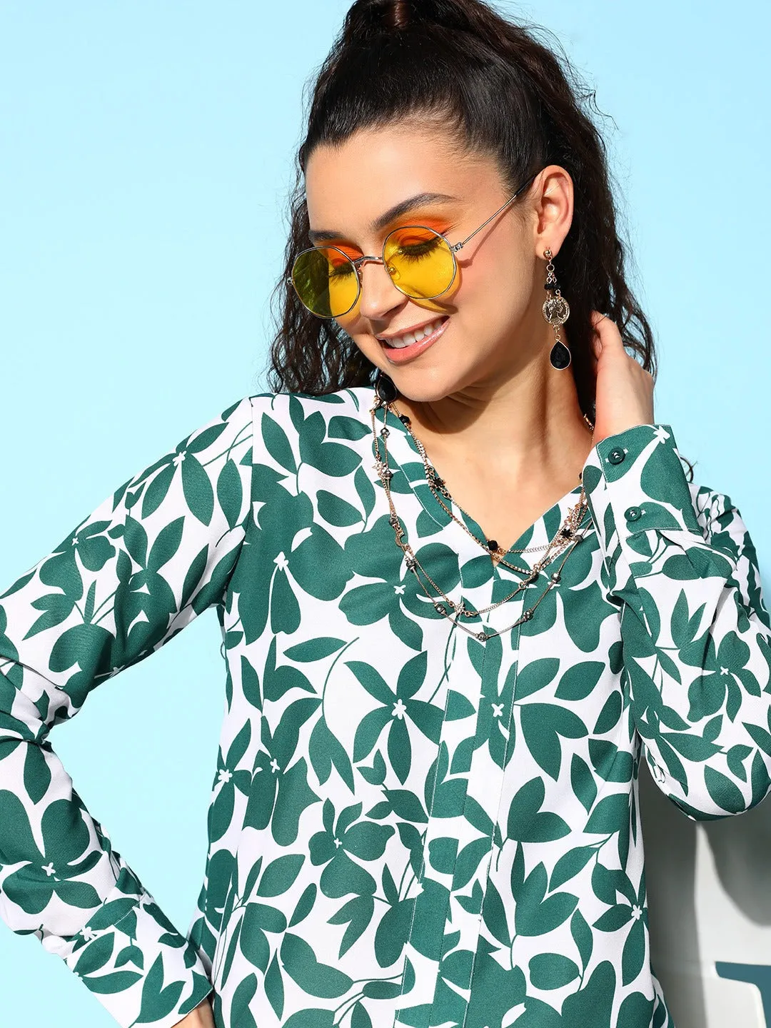 Berrylush Women White & Green Tropical Printed V-Neck Cuff Sleeves Regular Top