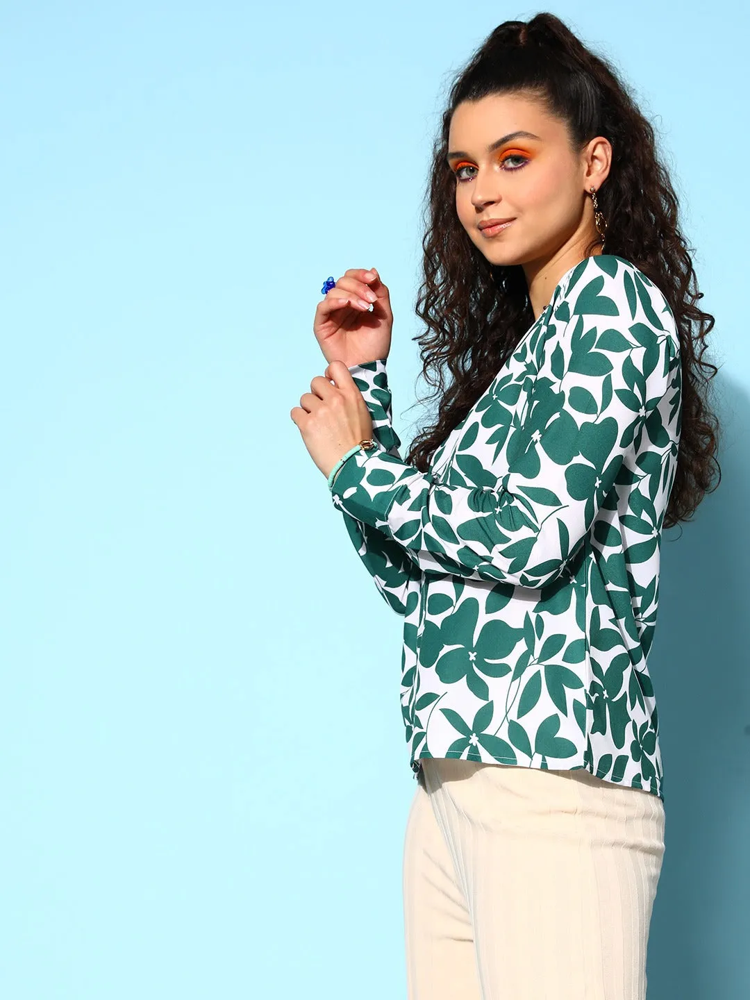 Berrylush Women White & Green Tropical Printed V-Neck Cuff Sleeves Regular Top