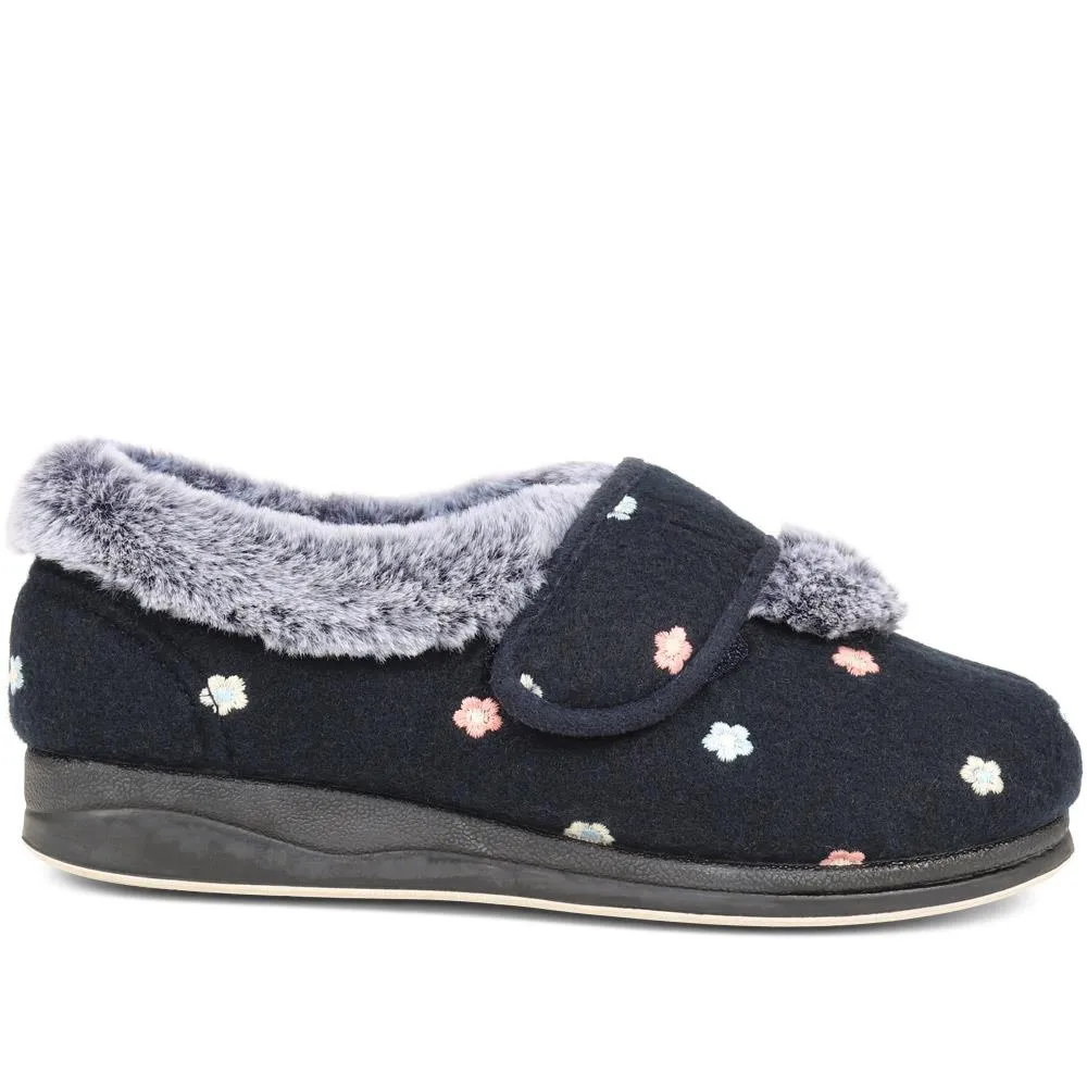 Extra-Wide Fit Faux-Fur Flower Slippers - LISBET / 324 143