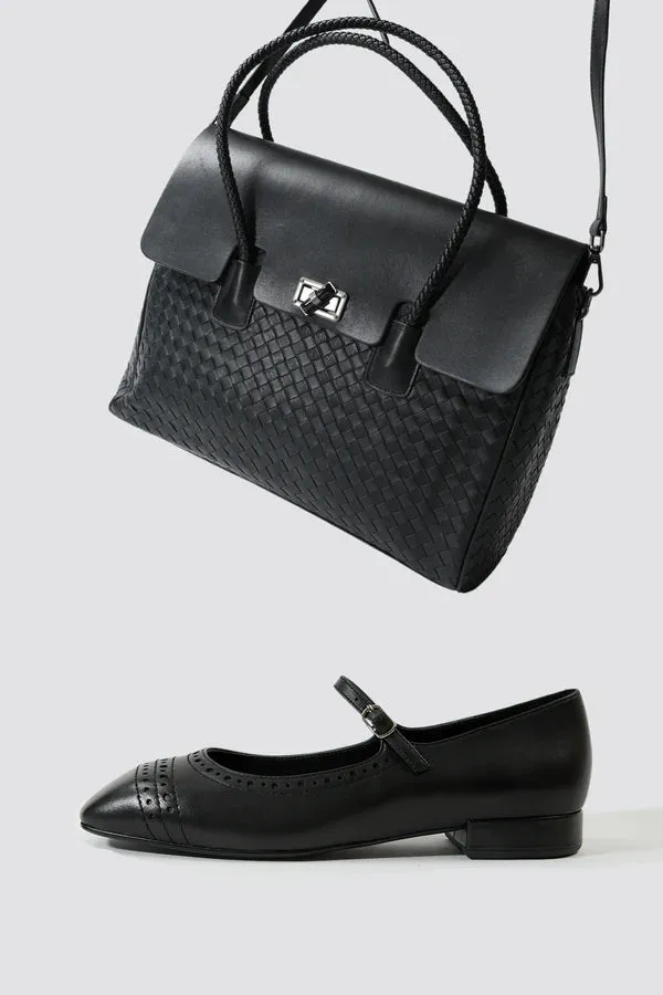 Karisa Black   Leda Black