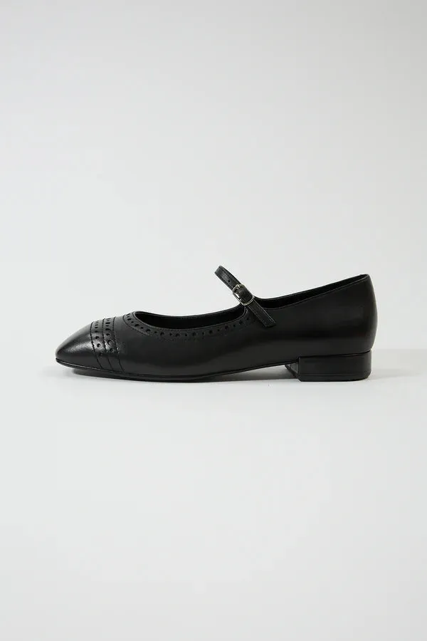 Karisa Black   Leda Black