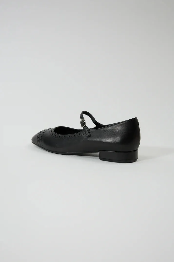 Karisa Black   Leda Black