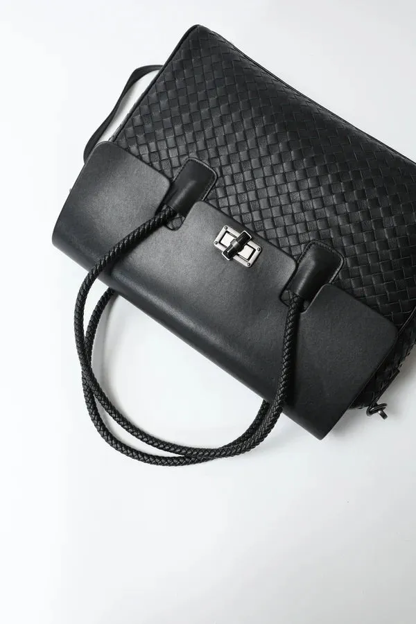 Karisa Black   Leda Black