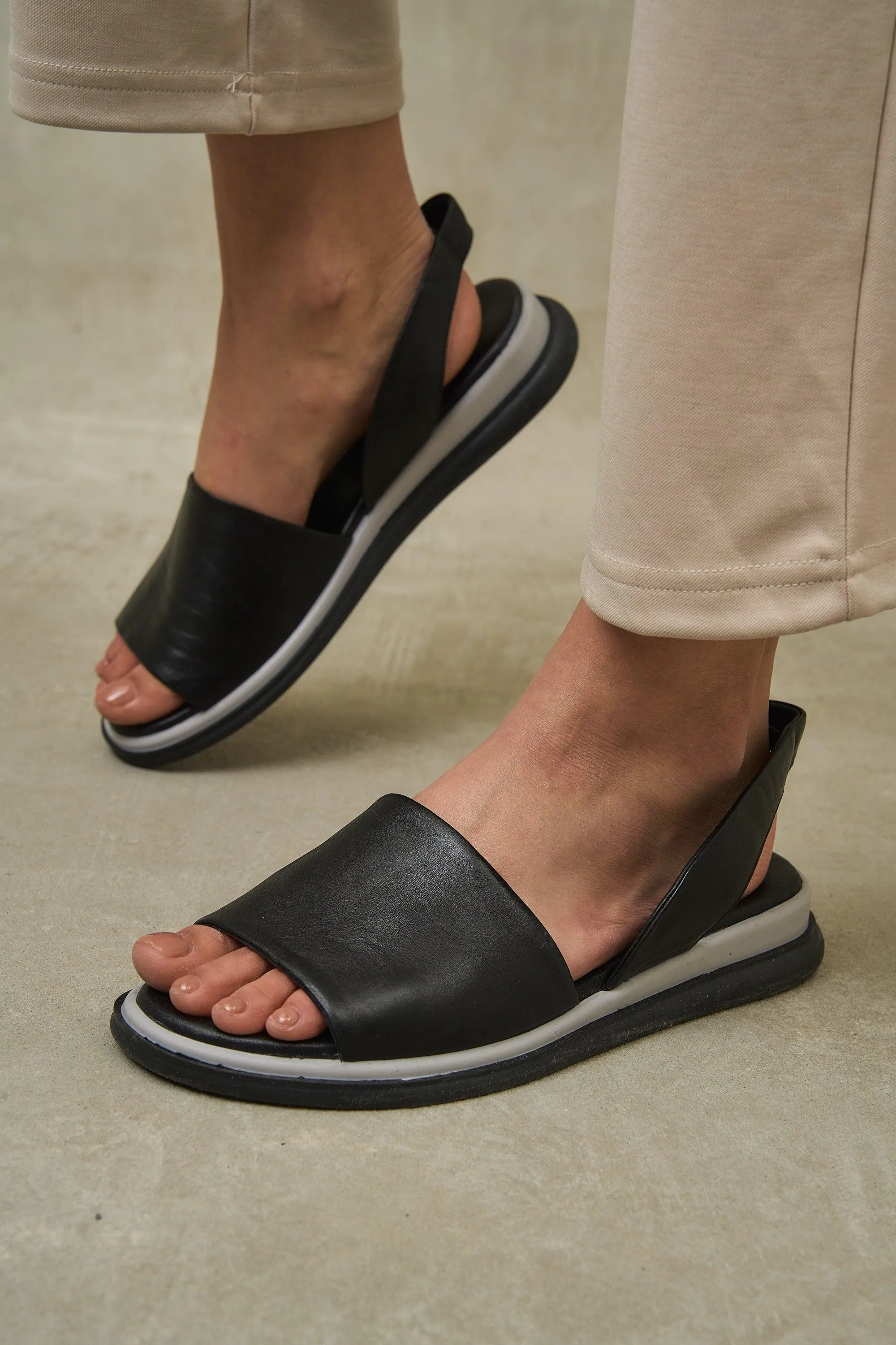 Lola Slide - Black
