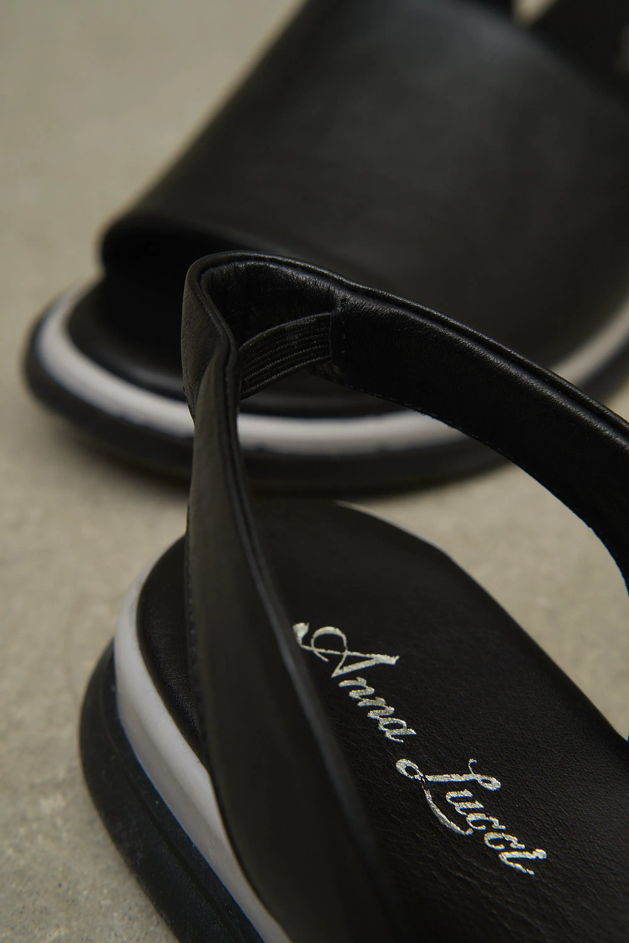 Lola Slide - Black