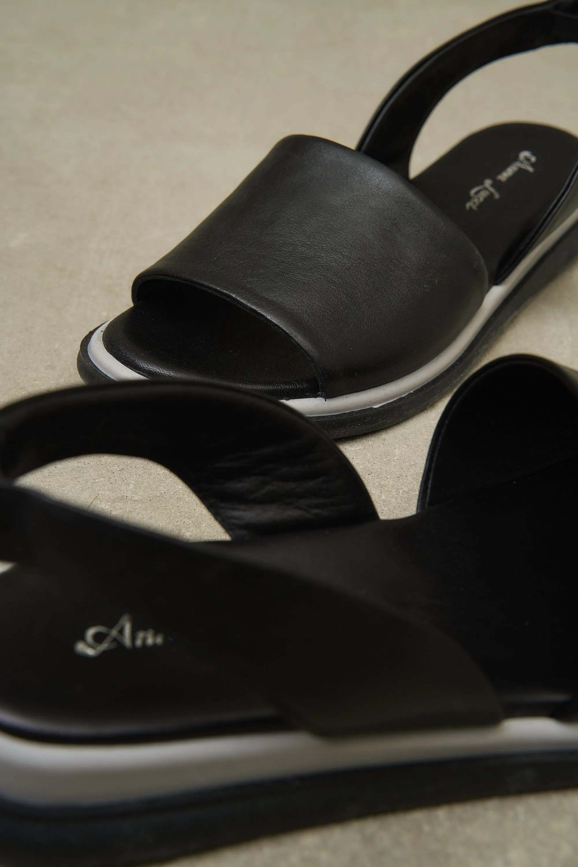 Lola Slide - Black