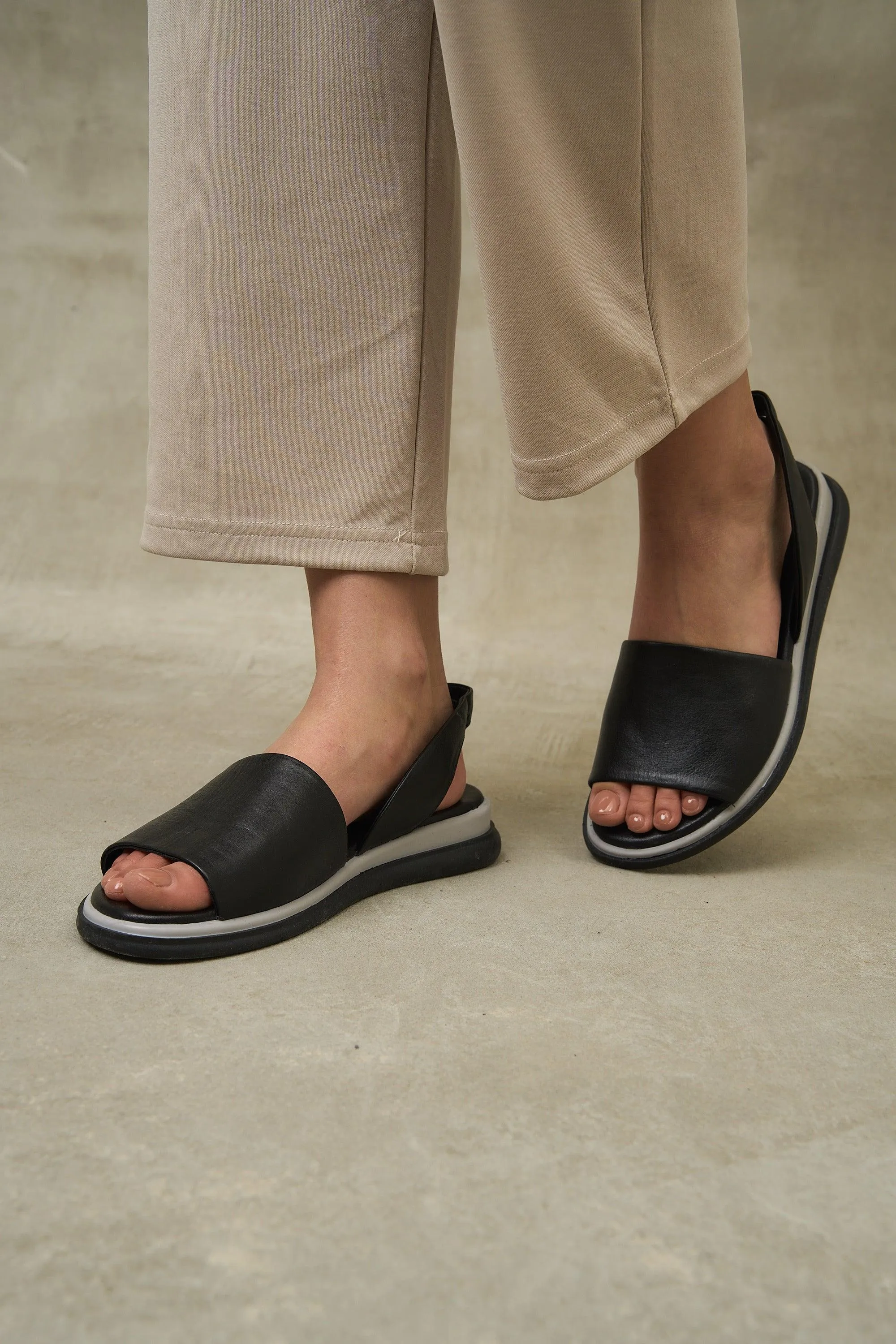 Lola Slide - Black