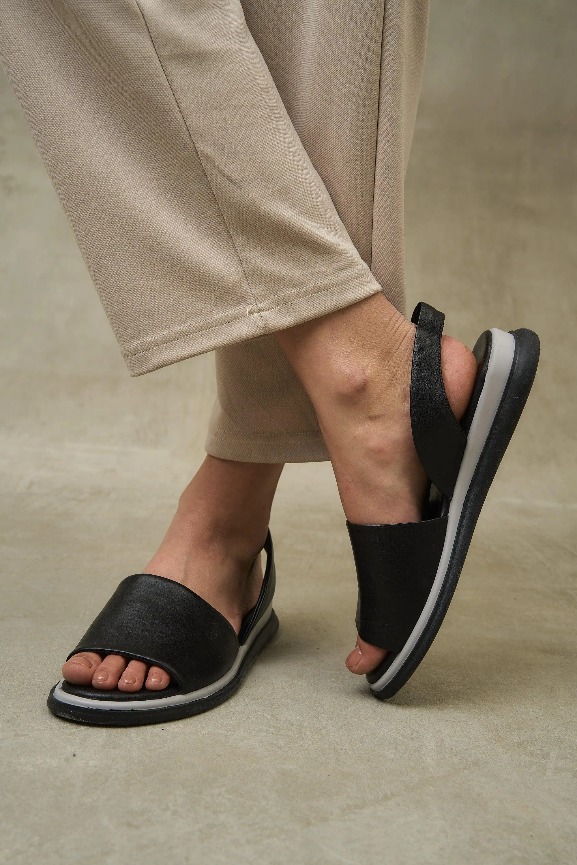 Lola Slide - Black