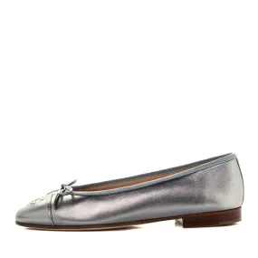 <b>CHANEL </b> <br>Cap Toe Ballerina Flats 39.5