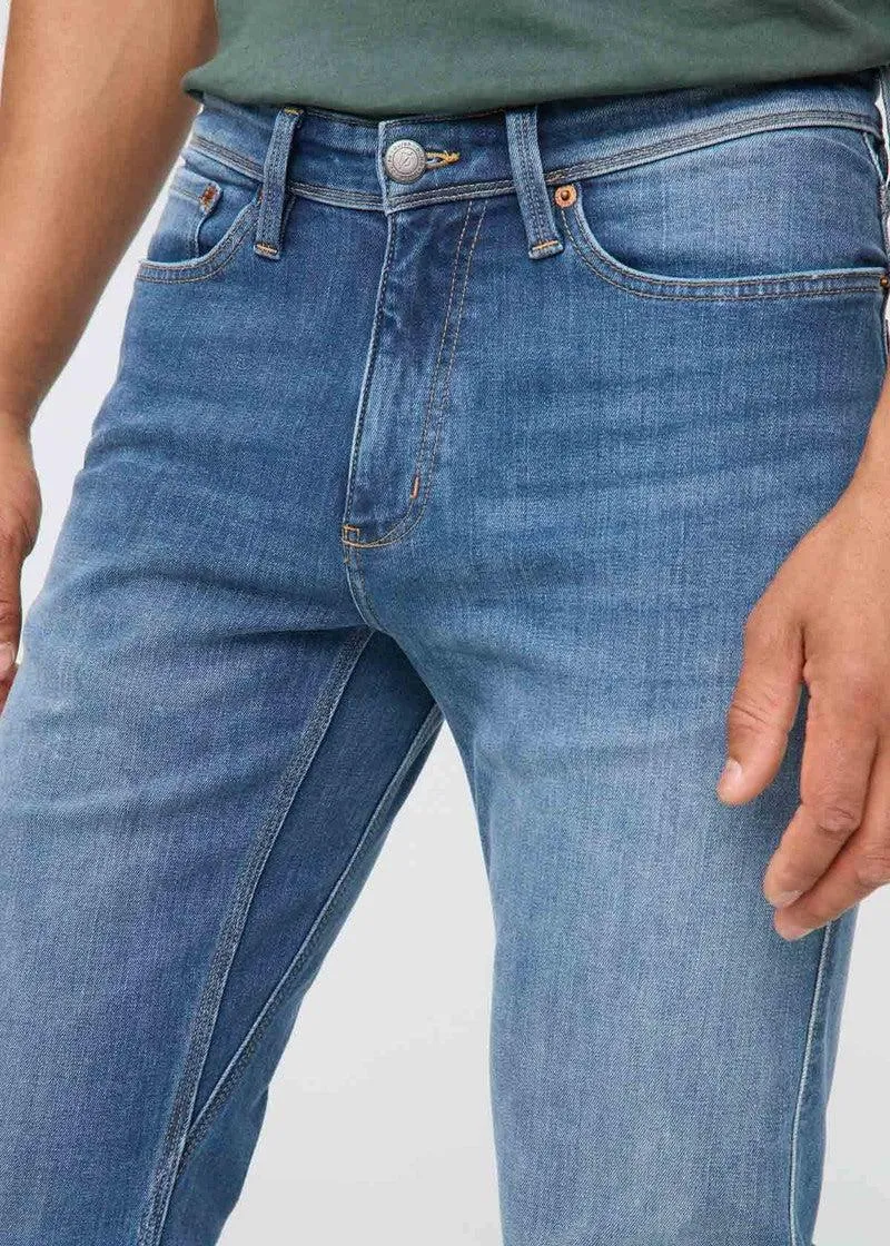 Performance Plus Denim Straight in Vintage Indigo