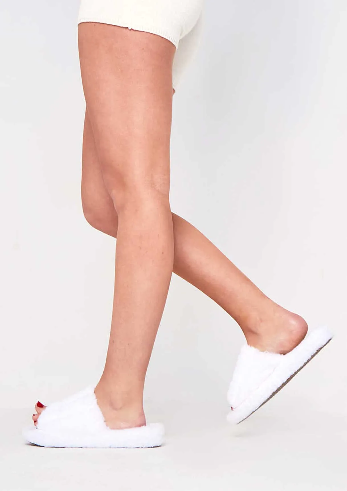 Reagan White Fluffy Slippers