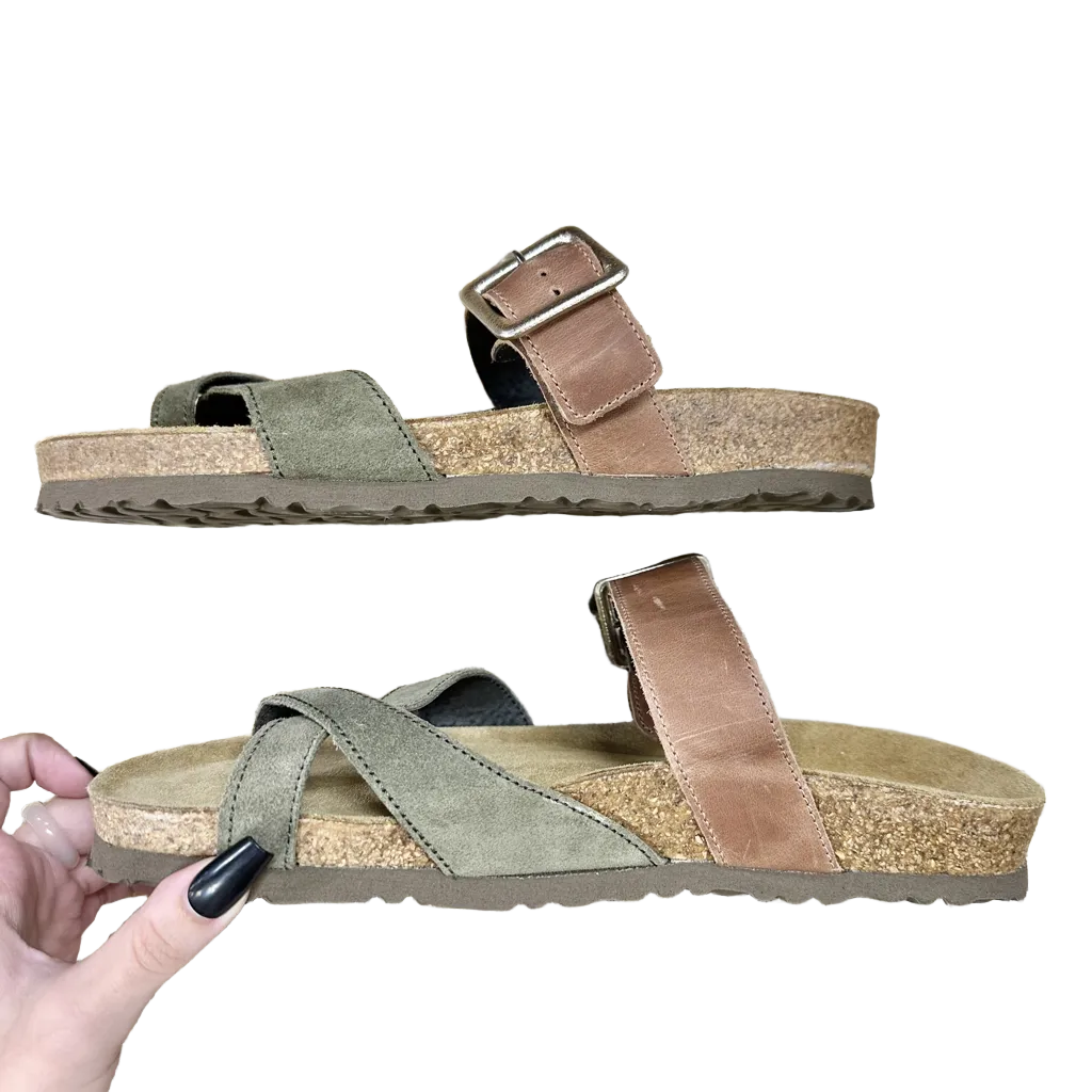 Sandals Flats By Naot  Size: 9