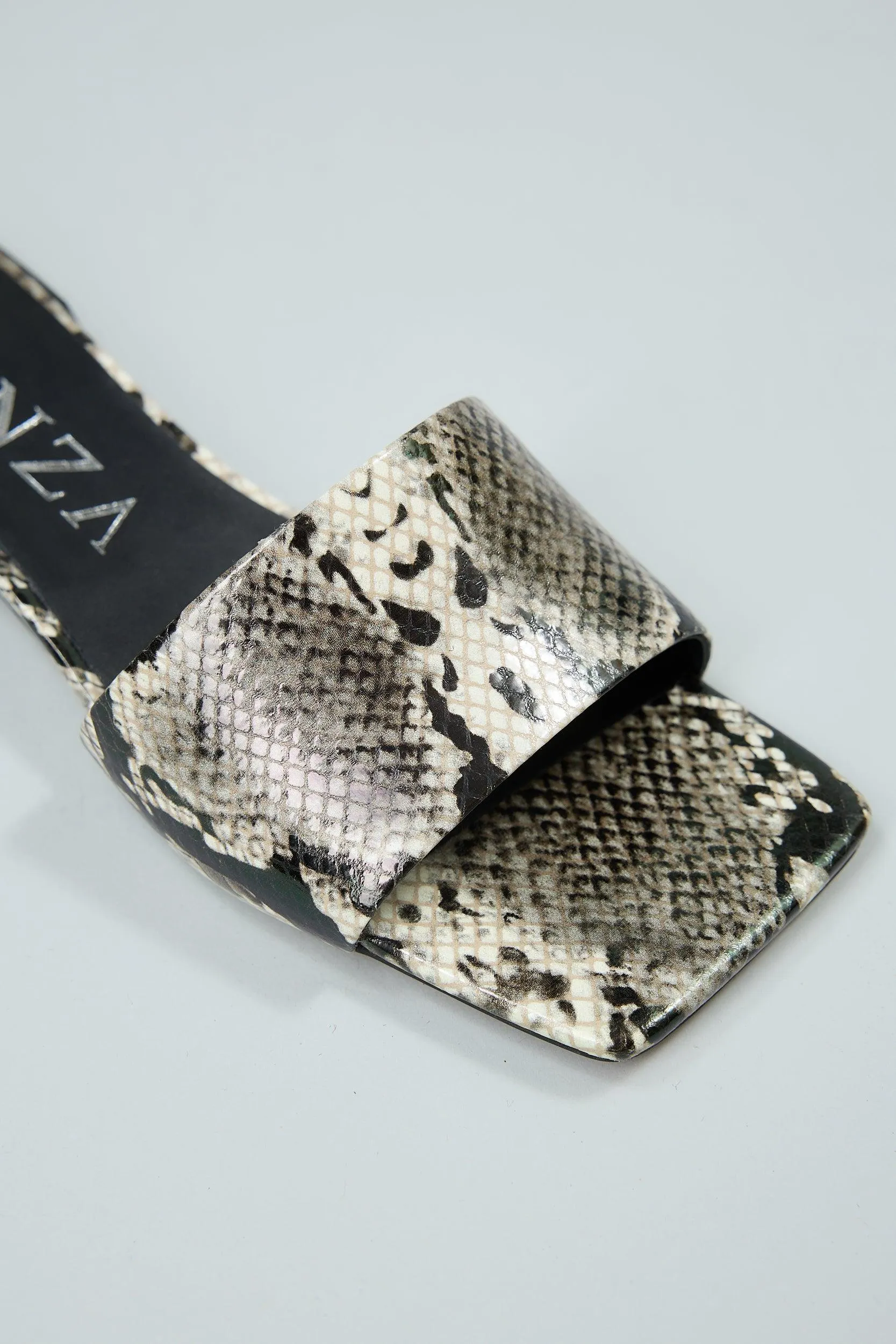 Snake Black